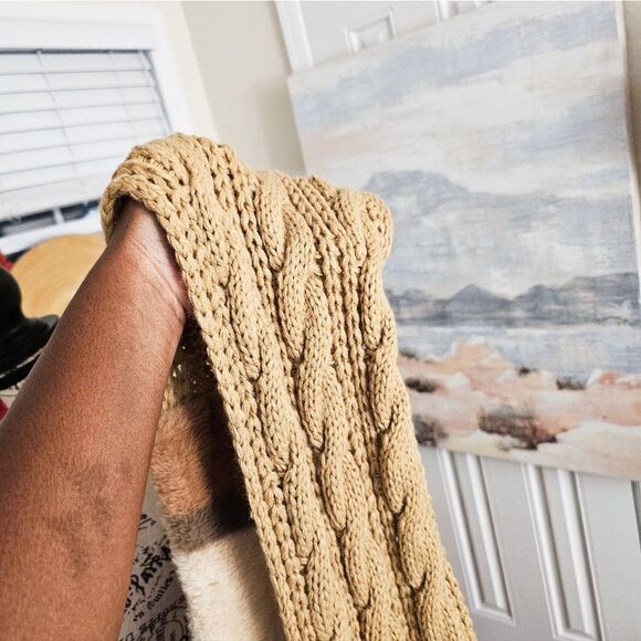 CG Couture Gems Plaid Faux Fur Cable Knit Acrylic Infinity Scarf. - Picture 8 of 15